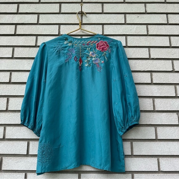 Johnny Was Workshop Taryn Flowy Tassel Silk Blouse Sea Stone Boho Chic - Picture 10 of 14